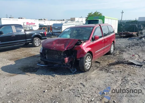 2015 Chrysler Town & Country Touring z USA, uszkodzony, nr VIN 2C4RC1BG3FR610990